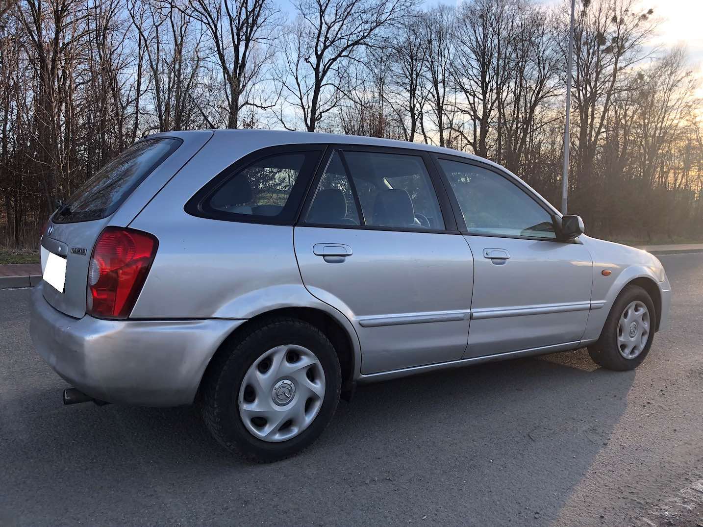 mazda 323 2005