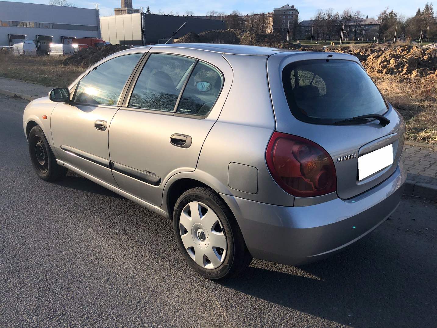 nissan almera 2005