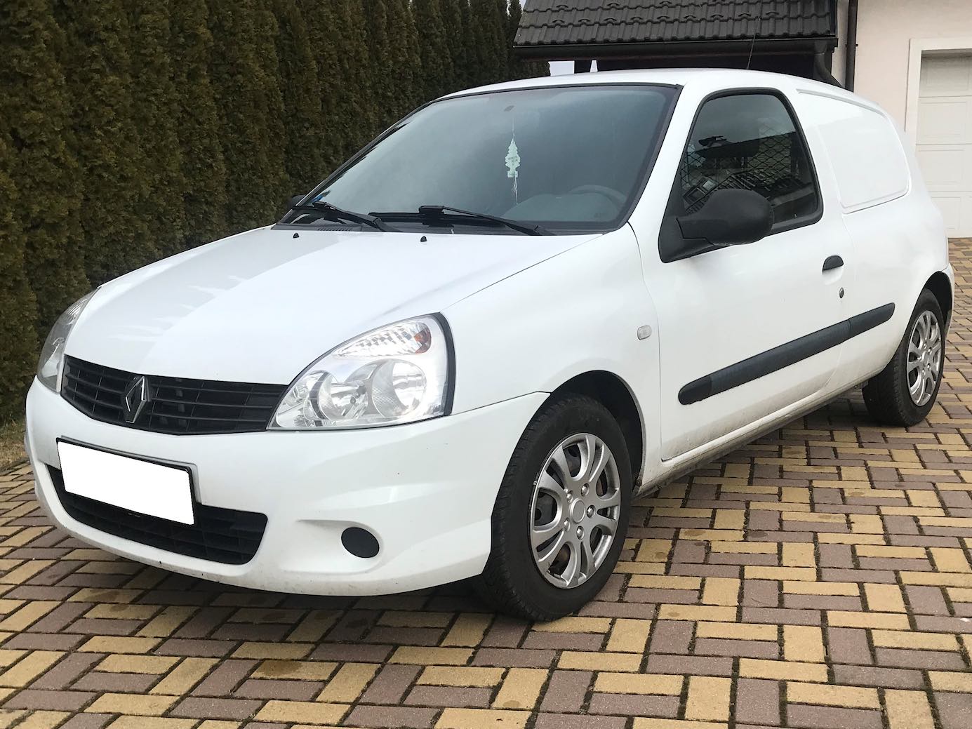 renault clio van 2010