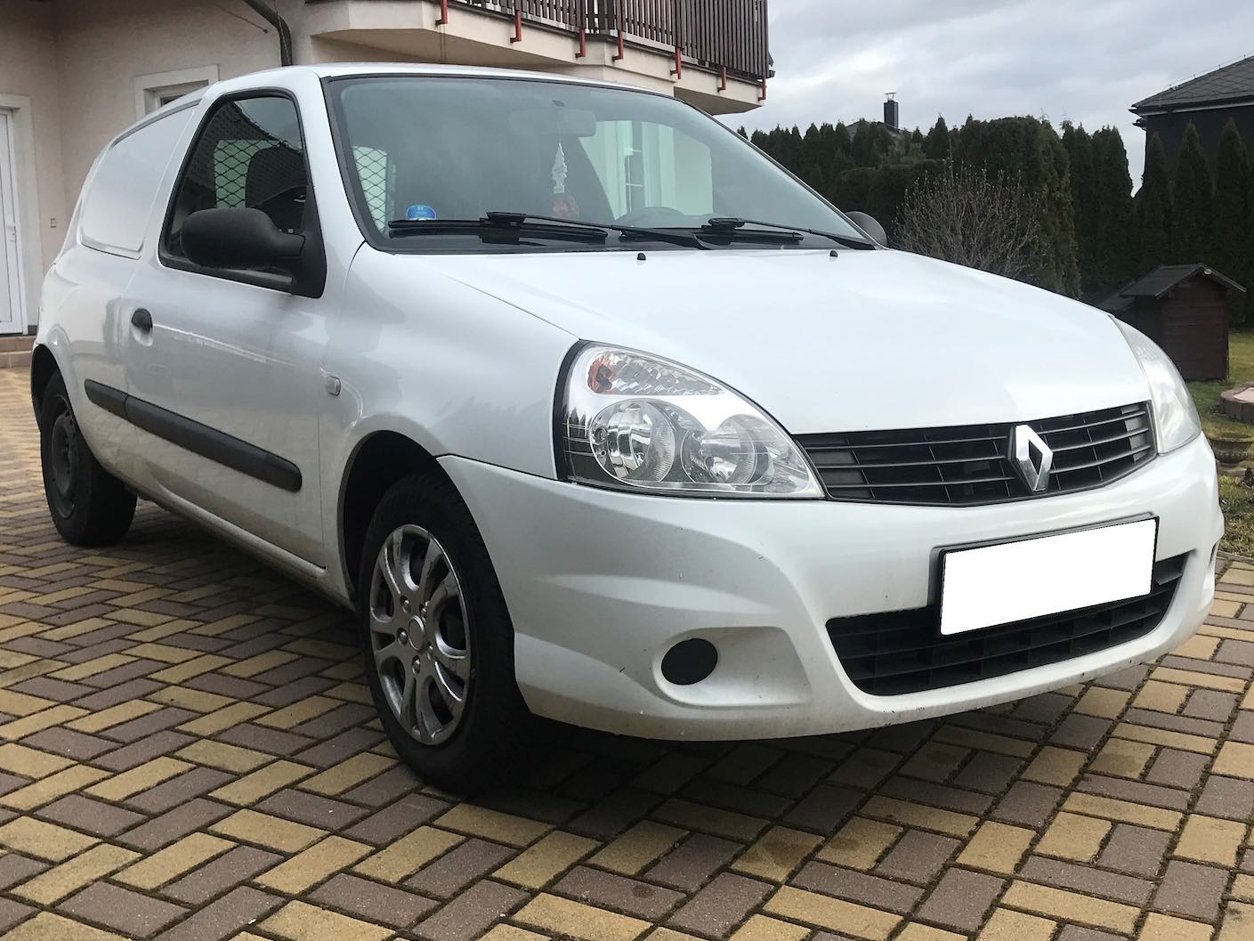 renault clio van 2010