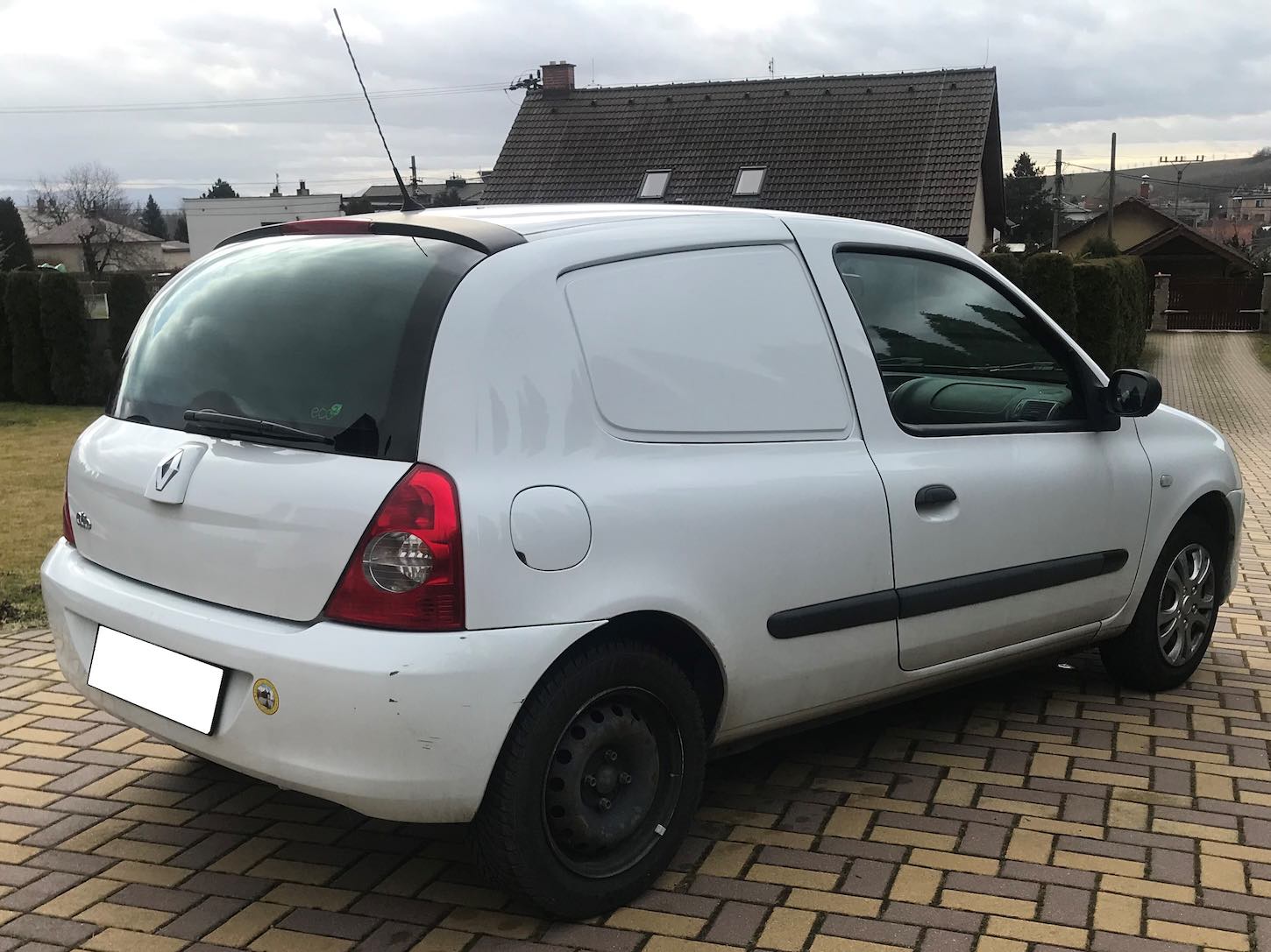 renault clio van 2010